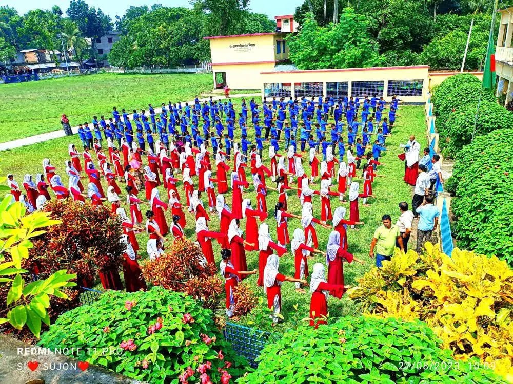 নিতুন ভবন তৈরি